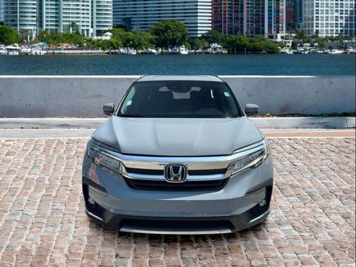 2022 Honda Pilot Touring 8-Passenger