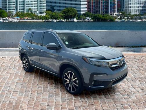 2022 Honda Pilot Touring 8-Passenger