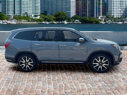 2022 Honda Pilot Touring 8-Passenger