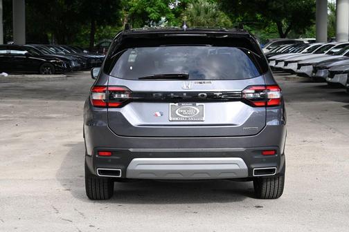 2025 Honda Pilot Touring 8-Passenger