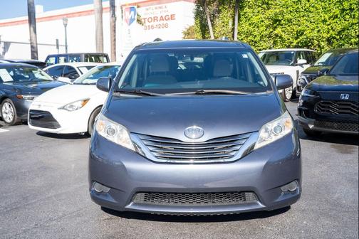 2016 Toyota Sienna LE