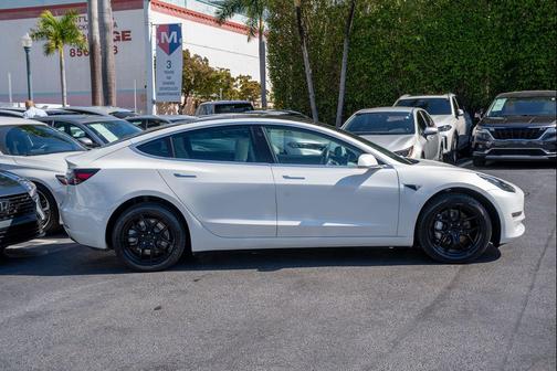 2020 Tesla Model 3 Standard Range Plus