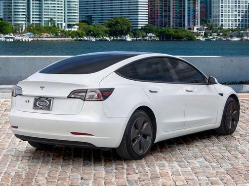 2021 Tesla Model 3 Standard Range Plus