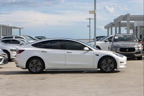 2021 Tesla Model 3 Standard Range Plus