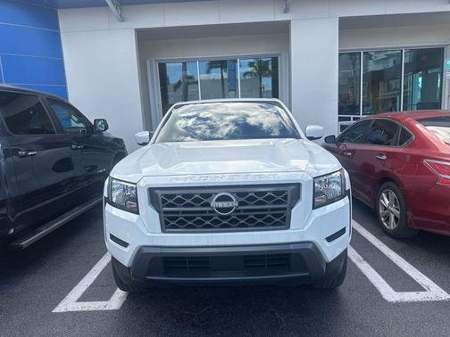 2024 Nissan Frontier SV