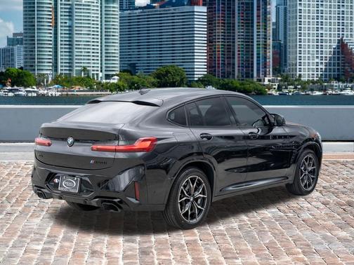 Black Sapphire Metallic 2024 BMW X4 M40i