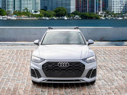 2022 Audi Q5 45 S line Premium Plus