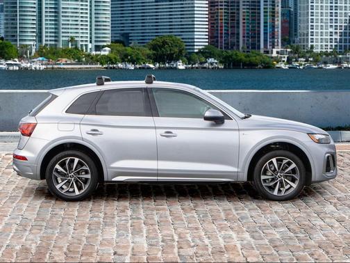 2022 Audi Q5 45 S line Premium Plus