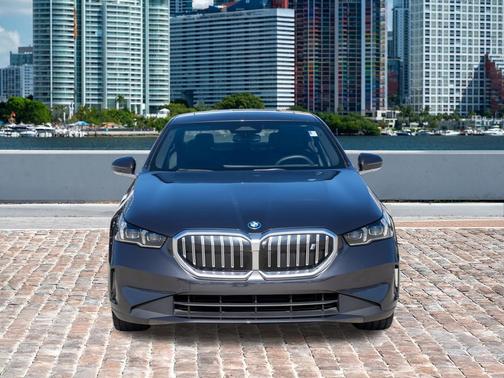 Dark Graphite 2025 BMW i5 eDrive40