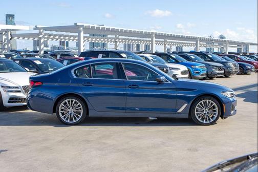 2023 BMW 530 i