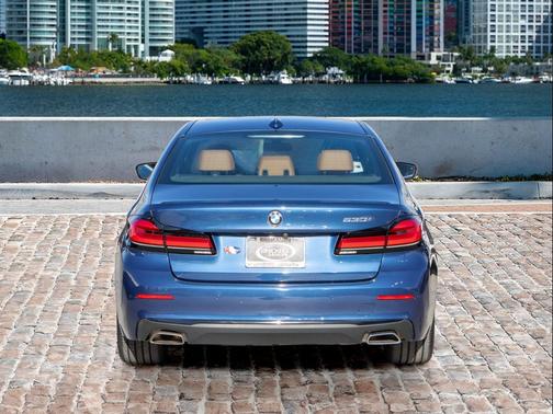 2023 BMW 530 i
