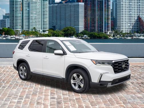 Platinum White Pearl 2023 Honda Pilot