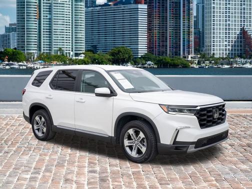 Platinum White Pearl 2023 Honda Pilot