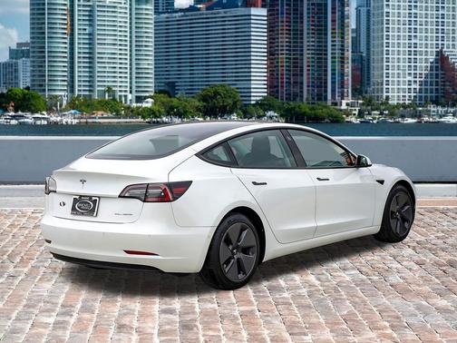Pearl White Multi-Coat 2021 Tesla Model 3 Long Range