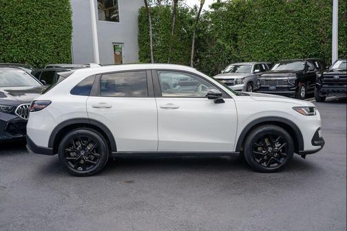 Platinum White Pearl 2024 Honda HR-V Sport