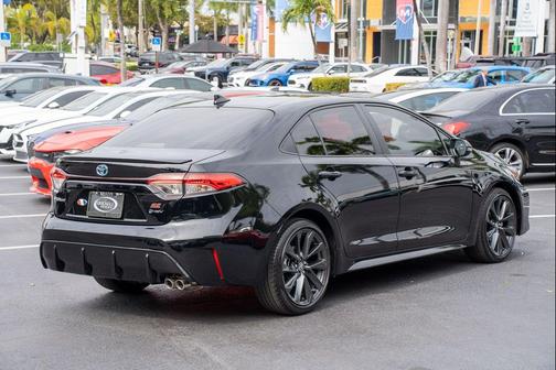 2025 Toyota Corolla Hybrid SE
