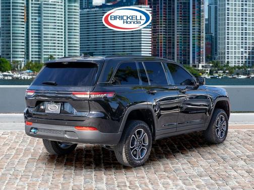 2023 Jeep Grand Cherokee 4xe Trailhawk