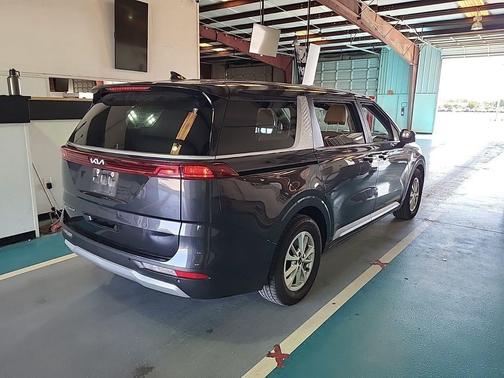 2022 Kia Carnival LXS