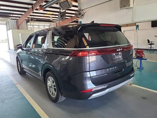 2022 Kia Carnival LXS