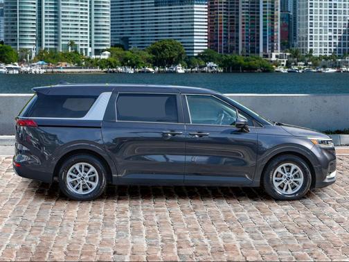 2022 Kia Carnival LXS