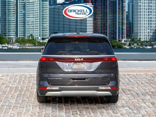 2022 Kia Carnival LXS