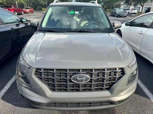 2022 Hyundai VENUE SEL