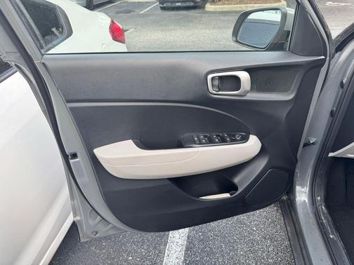 2022 Hyundai VENUE SEL