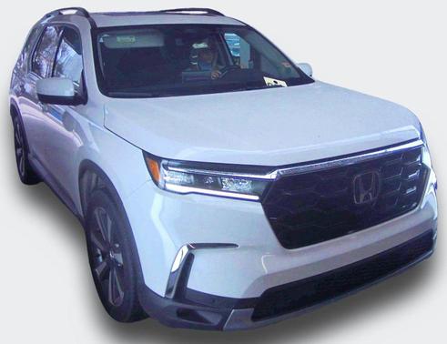 2023 Honda Pilot Touring 8-Passenger