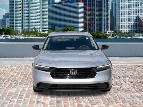 Solar Silver Metallic 2025 Honda Accord