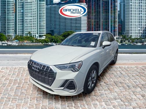 2025 Audi Q3 Premium 45 TFSI S line quattro Tiptronic