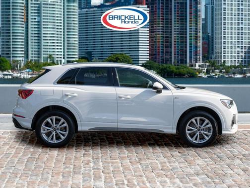 2025 Audi Q3 Premium 45 TFSI S line quattro Tiptronic