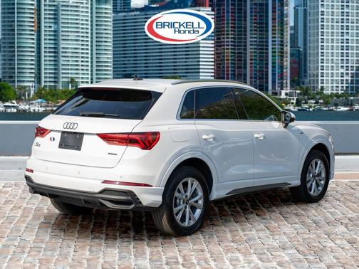 2025 Audi Q3 Premium 45 TFSI S line quattro Tiptronic