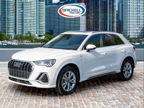 2025 Audi Q3 Premium 45 TFSI S line quattro Tiptronic