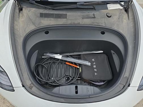 Pearl White Multi-Coat 2022 Tesla Model 3 Standard Range