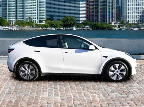 2023 Tesla Model Y Long Range Dual Motor All-Wheel Drive