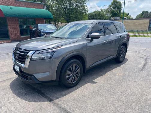 Gun Metallic 2022 Nissan Pathfinder S 4WD