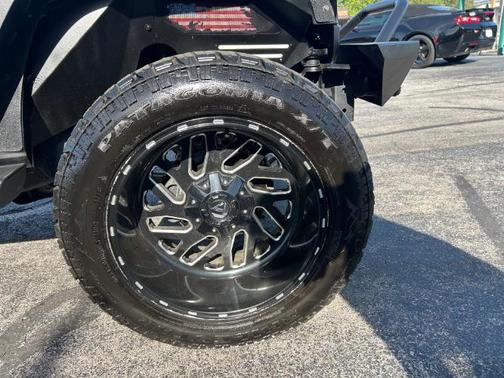 Granite Crystal Metallic Clearcoat 2017 Jeep Wrangler Unlimited Freedom 4x4