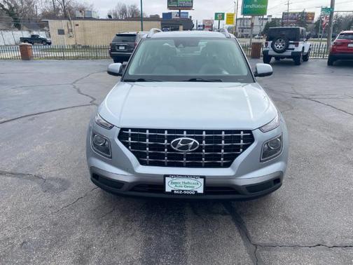 2020 Hyundai VENUE SEL