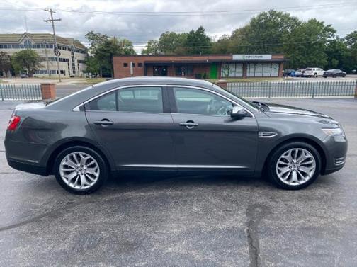 2018 Ford Taurus Limited