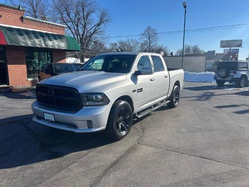 2017 RAM 1500 Night Crew Cab 4x4 5'7' Box