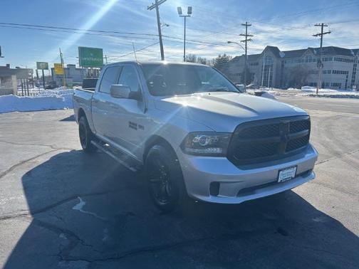 2017 RAM 1500 Night Crew Cab 4x4 5'7' Box