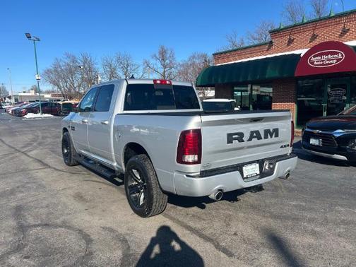 2017 RAM 1500 Night Crew Cab 4x4 5'7' Box