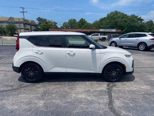 Snow White Pearl 2020 Kia Soul LX