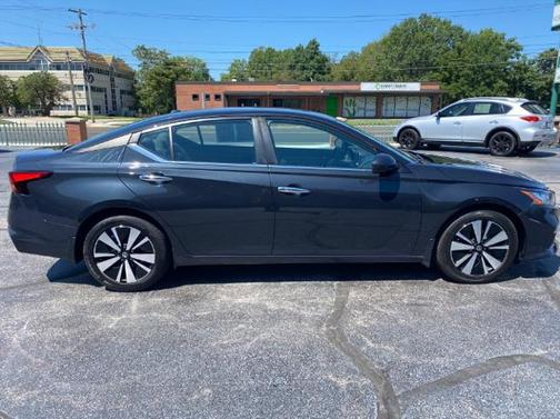 2022 Nissan Altima 2.5 SV