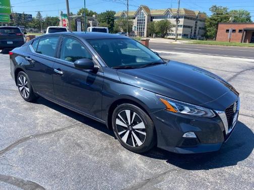 2022 Nissan Altima 2.5 SV