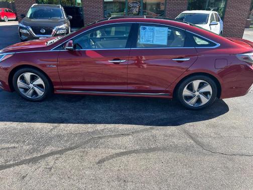 2017 Hyundai SONATA Hybrid Limited