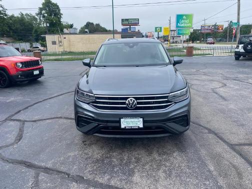 Platinum Gray Metallic 2022 Volkswagen Tiguan 2.0T SE