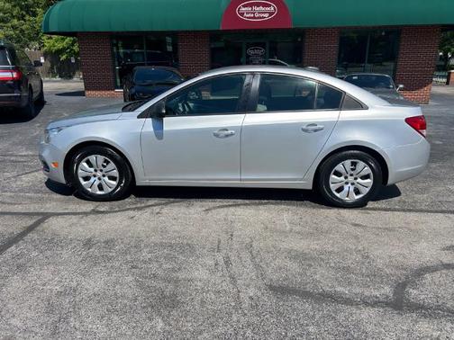 Silver Ice Metallic 2015 Chevrolet Cruze LS