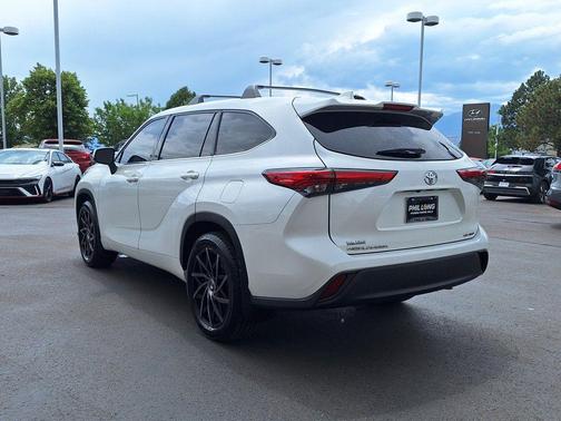 2021 Toyota Highlander LE