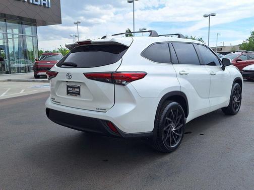 2021 Toyota Highlander LE
